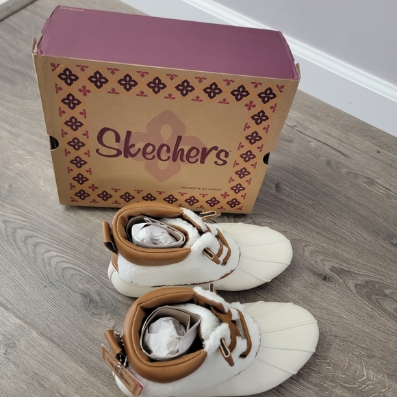 Women's Skechers memory foam & waterproof duck boots size 6 NEW - Picture 7 of 8